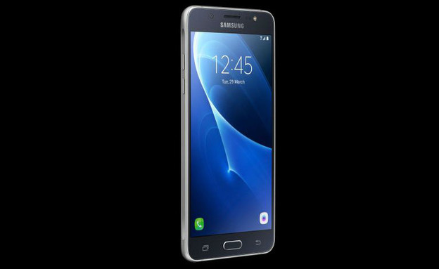 סמארטפון מוזל Galaxy S7 של סמסונג במהדורת 2016 (צילום: צחי הופמן, The Gadget Reviews)