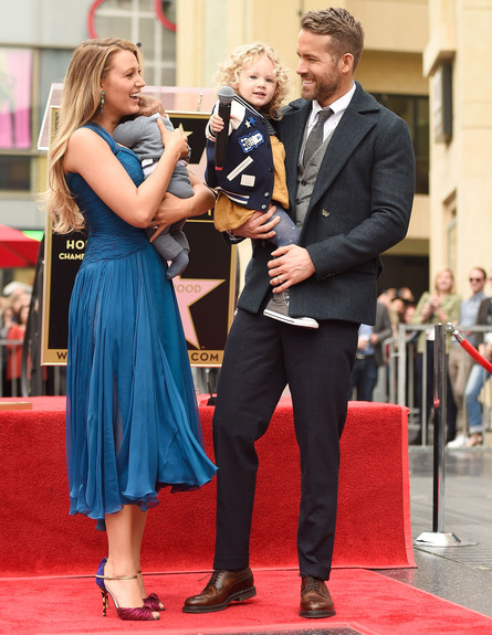 ריאן ריינדולס ובני משפחתו (צילום: Matt Winkelmeyer, GettyImages IL)