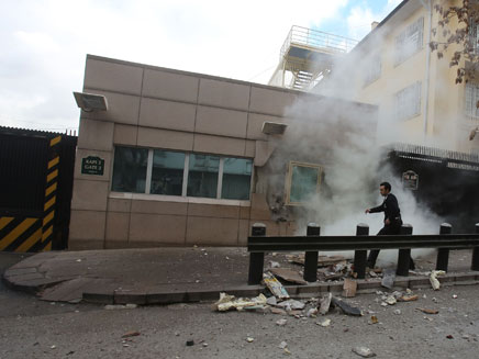 מתקפה על מבנה השגרירות, ארכיון (צילום: רויטרס)