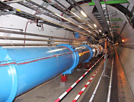 מאיץ החלקיקים (צילום: CERN)