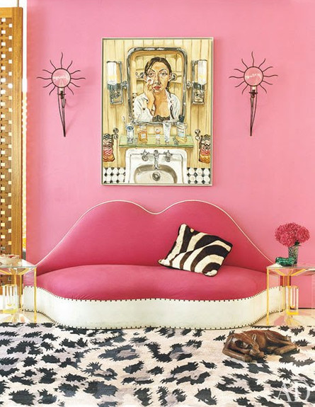 ספה בביתה של מעצבת האופנה דיאן וון פורסטנברג (צילום: betterdecoratingbible.com)