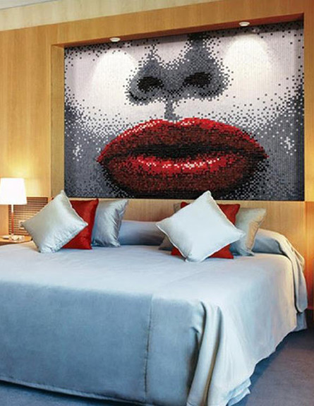 תמונת שפתיים בחדר שינה (צילום: trendir.com)