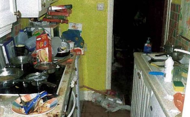 אסונות בבתים 04, מלוכלך (צילום: North News & Pictures Ltd)