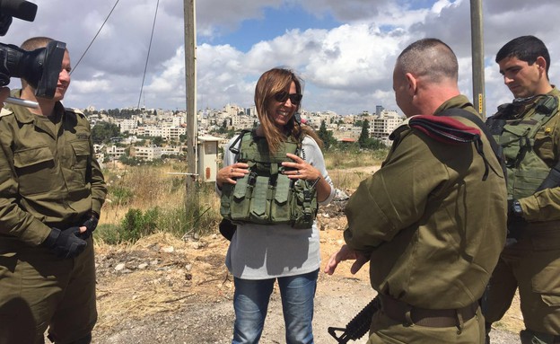 אושרת קוטלר בזמן צילום כתבה