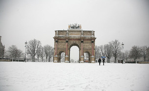 פריז בשלג (צילום: Marc Piasecki, GettyImages IL)