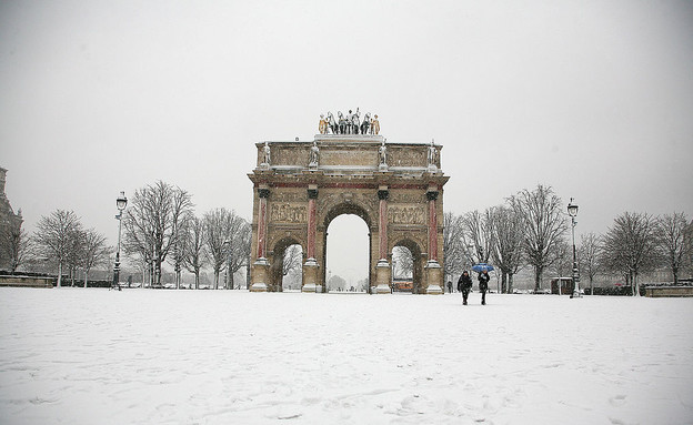 פריז בשלג (צילום: Marc Piasecki, GettyImages IL)