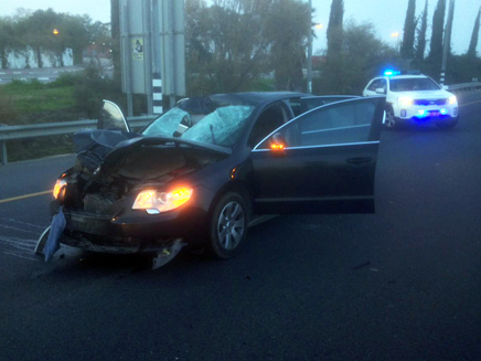 תאונת הדרכים הקטלנית בכביש 40 (צילום: דוברות המשטרה)