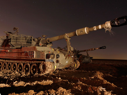 טנק השמיד עמדת חמאס ברצועה (צילום: רויטרס)