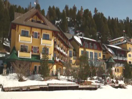 בית המלון שנפרץ באוסטריה (צילום: ערוץ היוטיוב הרשמי)
