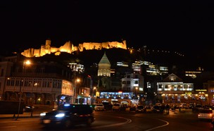 מרכז העיר טביליסי בלילה (צילום: אורן סטלקול)