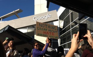 ההפגנה נגד טראמפ במשרדי גוגל (צילום: Tanya @GoogleGiggle01, טוויטר)