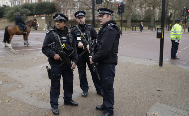 משטרת לונדון אילוסטרציה (צילום: Sakchai Lalit | AP)