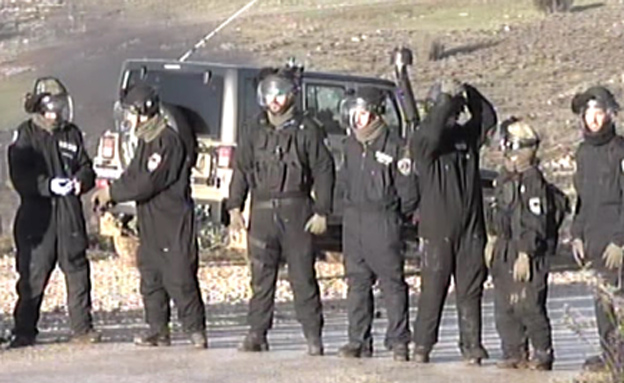 כוחות הביטחון בעמונה (צילום: חדשות 2)