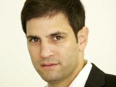 עו