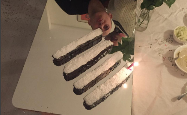 העוגה של אסף אמדורסקי (צילום:  adomeitfilm, instagram)