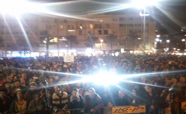 הפגנת קנאביס בתל אביב (צילום: קנאביס, קניוני עזריאלי)