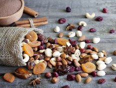 פירות יבשים (צילום: udra, Thinkstock) פירות יבשים (צילום: udra, Thinkstock)