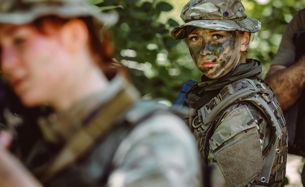 חיילת בצבא הבריטי אילוסטרציה (צילום: Shutterstock)