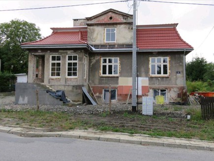 בית הנאצי, הבית בינואר השנה. השיפוץ מתקדם (צילום: tripadvisor)