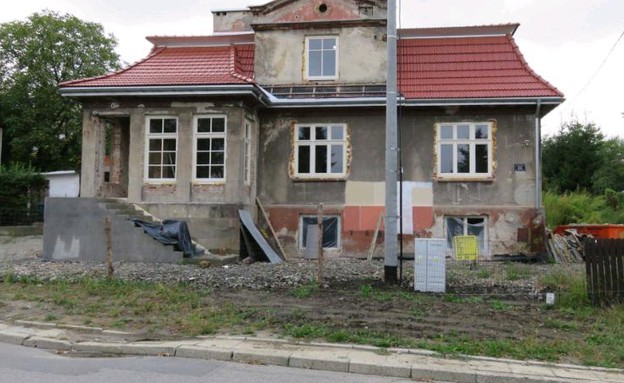בית הנאצי, הבית בינואר השנה. השיפוץ מתקדם (צילום: tripadvisor)