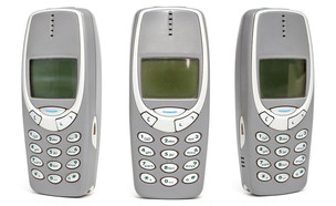טלפון סלולרי מדגם נוקיה 3310 המקורי שיצא בשנת 2000 (צילום: ShutterStock)