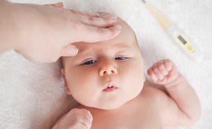 תינוק חולה (צילום: Alena Stalmashonak, Shutterstock)