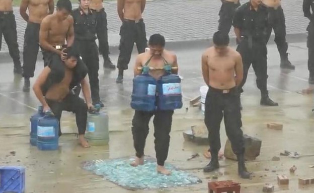 המבחן של השוטרים בוויאטנם (צילום: צילום מסך מתוך הסרטון)