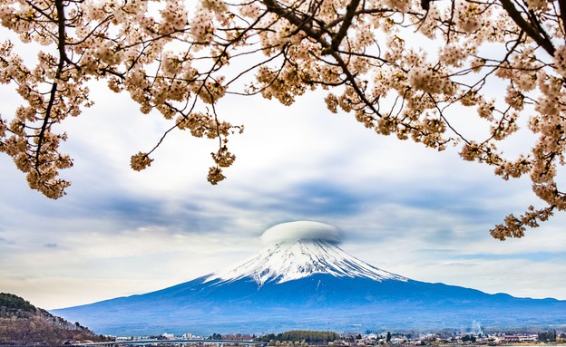 עננים מעל הר פוג'י, יפן (צילום: Satao, Shutterstock)