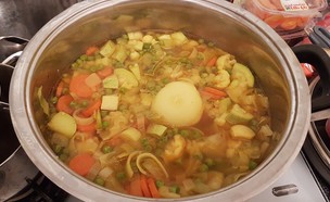 מרק לעצלנים (צילום: דנה בר-אל שוורץ, mako אוכל)