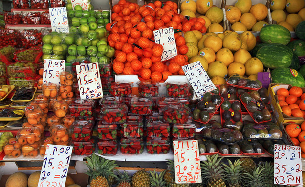 פירת בשוק הכרמל בתל אביב (צילום: Shutterstock)