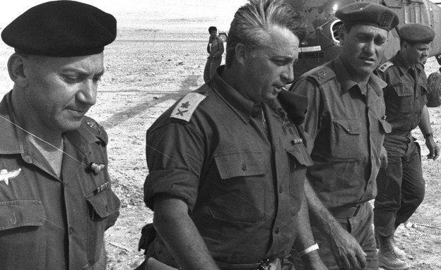 אריאל שרון, חיים בר לב וישעיהו גביש (1967) (צילום: Getty Images, GettyImages IL)