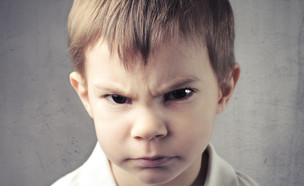 ילד עצבני (צילום: Shutterstock)