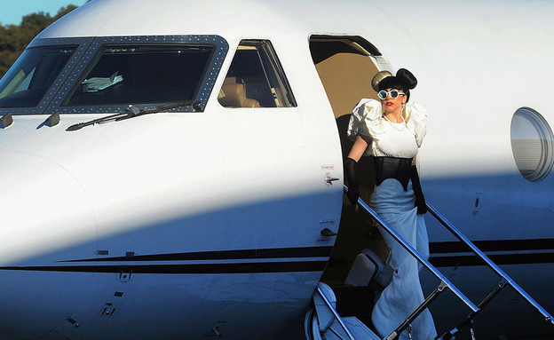 ליידי גאגא מגיעה לסידני במטוס פרטי (צילום: Pool, GettyImages IL)