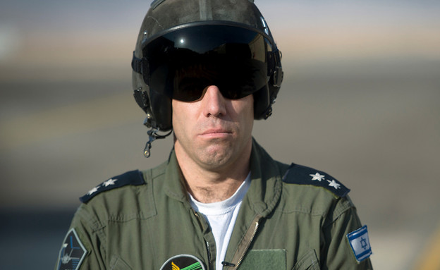 סא"ל יותם, מפקד הטייסת (צילום: דובר צה''ל)