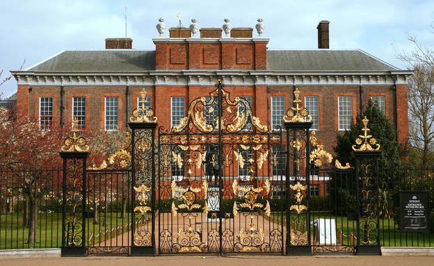 חופרים מרתף בארמון, שער ארמון קנזינגטון. (צילום: Shutterstock)