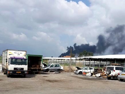 זירת הפיצוץ באזור תל מונד (צילום: קבוצת פסגת המעודכנים)