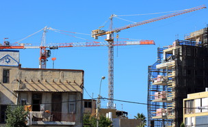 אתר בנייה בתל אביב (צילום: Shutterstock)