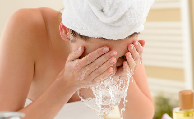 ניקוי פנים (צילום: Shutterstock)
