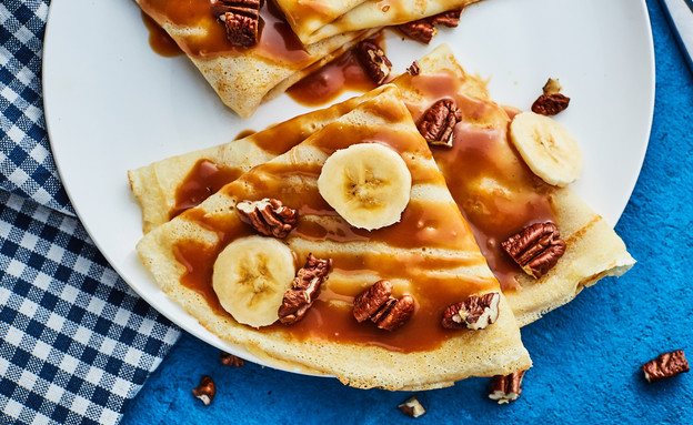 קרפ בננות ופקאנים ברוטב טופי