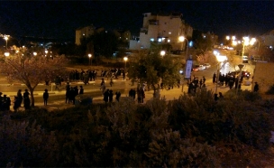 ההפגנה בבני ברק, הערב (צילום: "מחאות החרדים ° כל מה שקורה ")