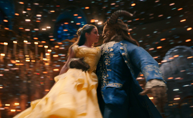 מתוך "היפה והחיה" מתוך "היפה והחיה"