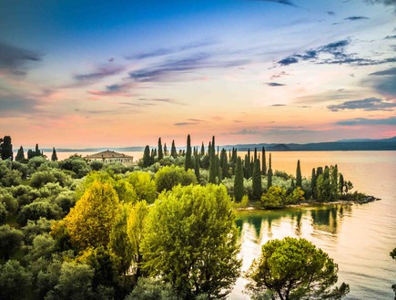 אגם גארדה (צילום: fotomika, Shutterstock)