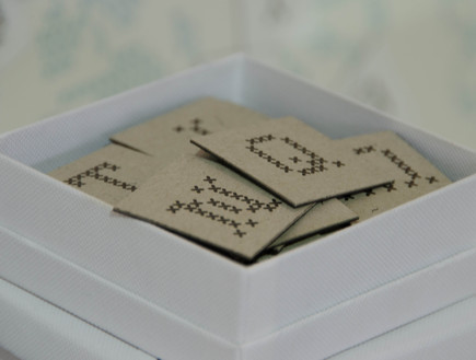 מתנות39, מגנטים עם הדפס אותיות של שרון שיאון-לוי, מחיר-49 שקל (צילום: שרון שיאון-לוי במרמלדה מרקט)