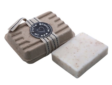 מתנות04, סבון טבעי של לה פורט בלאנש, מחיר-39 שקל (צילום: מירי שמעונוביץ)