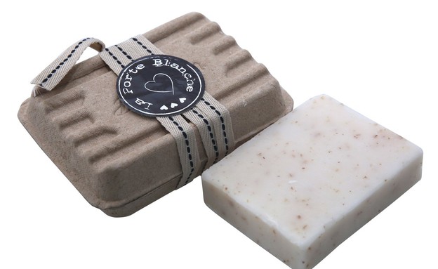 מתנות04, סבון טבעי של לה פורט בלאנש, מחיר-39 שקל (צילום: מירי שמעונוביץ)