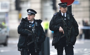 שוטרים בלונדון (צילום: רויטרס)