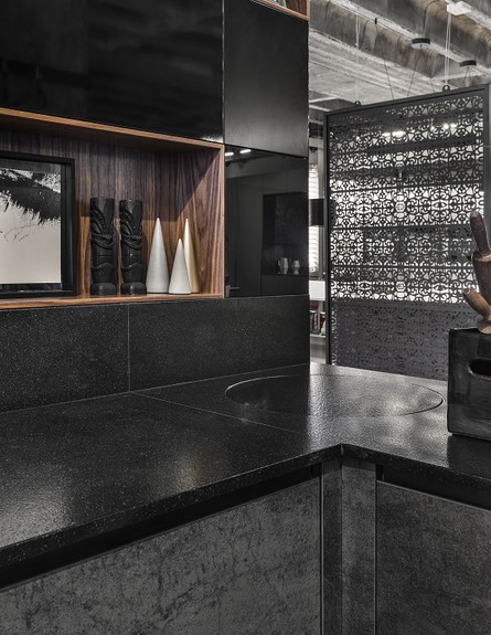 מחביאים04, להשאיר את משטח העבודה מסודר ונקי מחביאים04, להשאיר את משטח העבודה מסודר ונקי