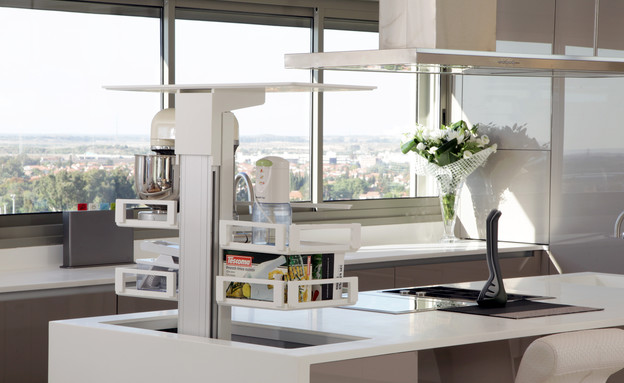 מחביאים04, שילוב מעלית במשטח העבודה מחביאים04, שילוב מעלית במשטח העבודה