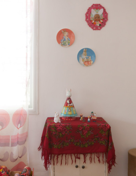 איילה פרנק (10) חדר ילדים גובה (צילום: שרון ברקת)