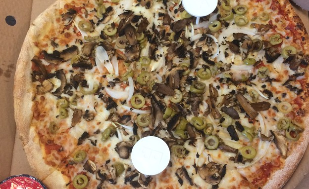 פיצה דומינוס משלוח ריטה ויטה (צילום: אוכל טוב, mako אוכל)